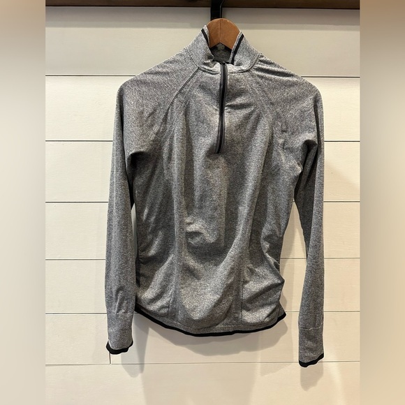 Athleta Fastest Track Gray Long Sleeve Quarter-Zip Pullover- size Medium - Picture 1 of 7